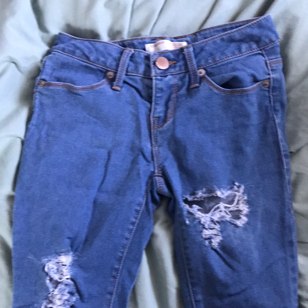 Light wash no boundaries ripped jeans